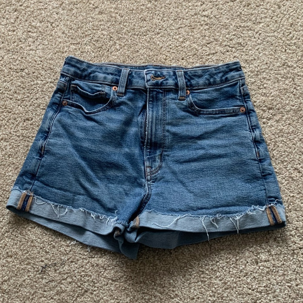 American Eagle Mom Short